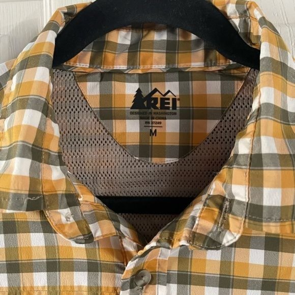 REI Men’s Yellow Plaid Outdoor Shirt Vented M - Picture 2 of 11